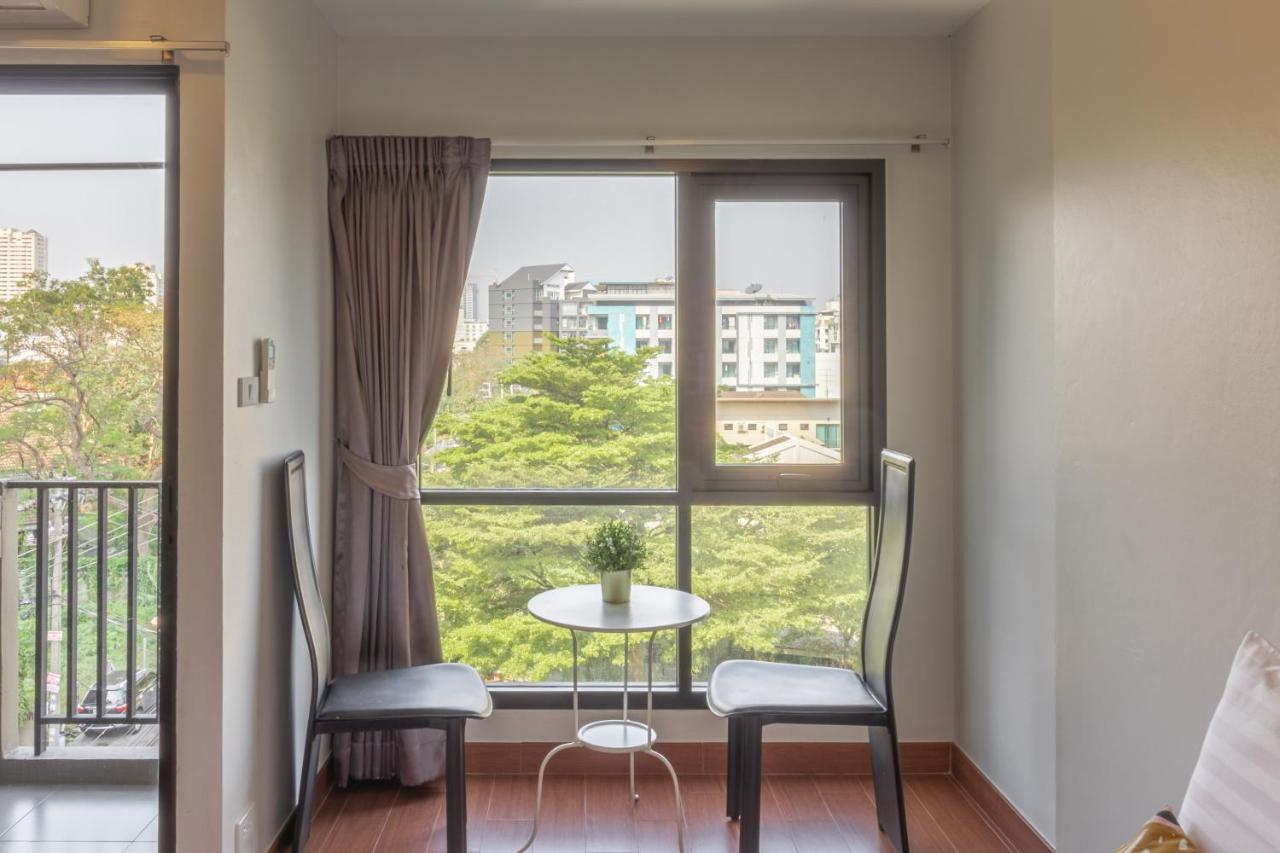 Casa Luxe Hotel And Resident Банкок Екстериор снимка