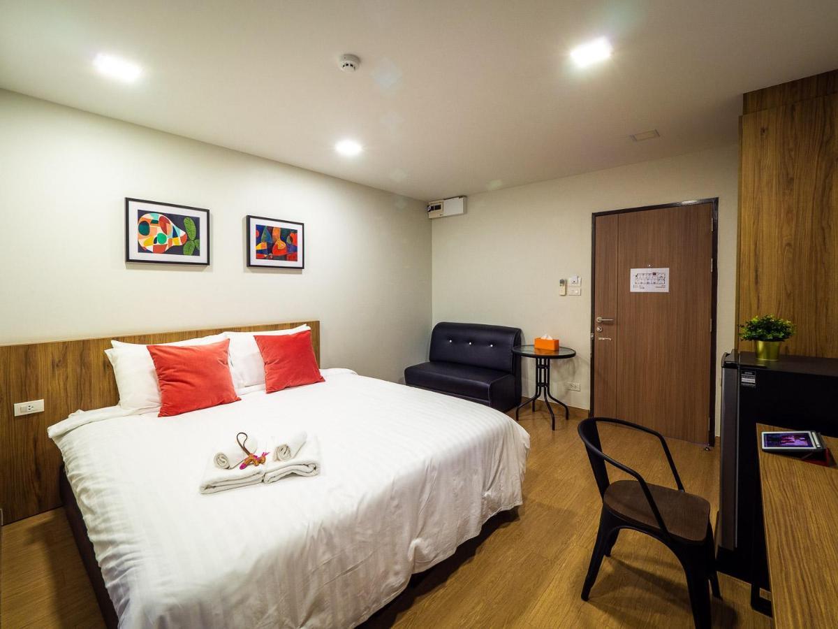 Casa Luxe Hotel And Resident Банкок Екстериор снимка